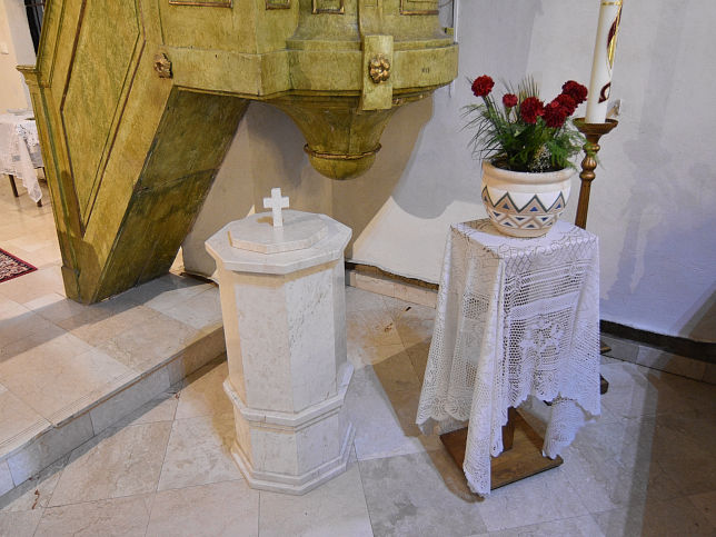 Vasasszonyfa, Kirche