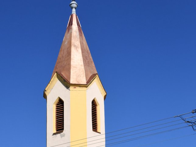 Vashosszfalu, Kirche