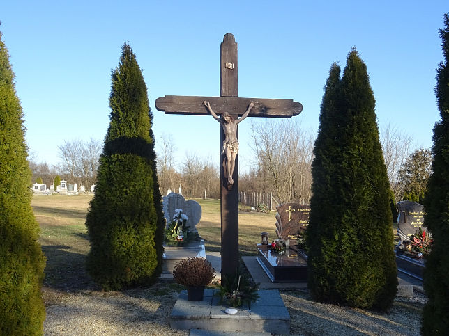 Vasszentmihly, Friedhofskreuz