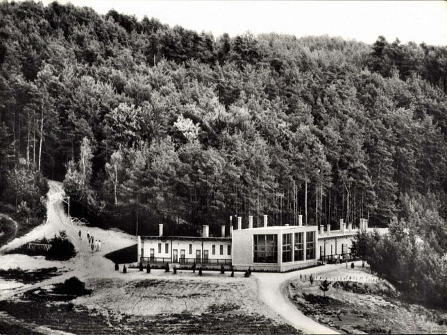 Aptistvnfalva, Pionier-Camp