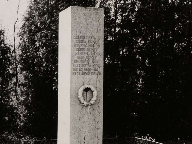 Csknydoroszl, Hochwasser-Denkmal 1965