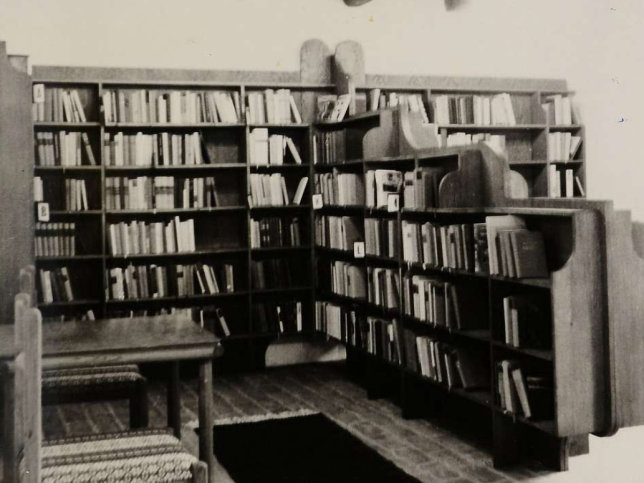 Egyh�zashetye, Gedenkbibliothek Berzsenyi D�niel