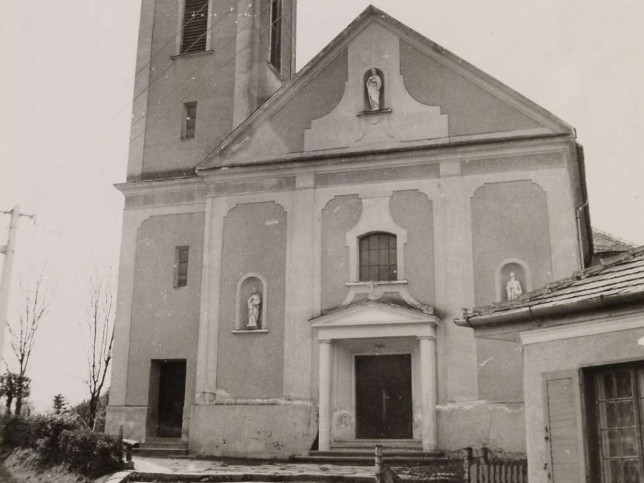 Felsszlnk, Kirche