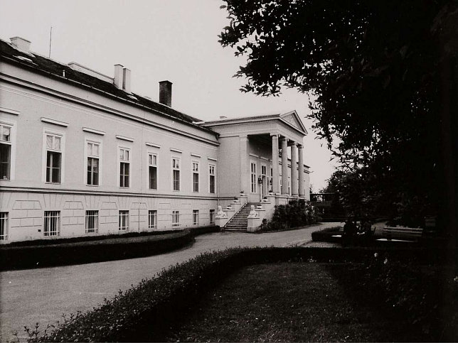 Hegyfalu, Schloss Sz�chenyi