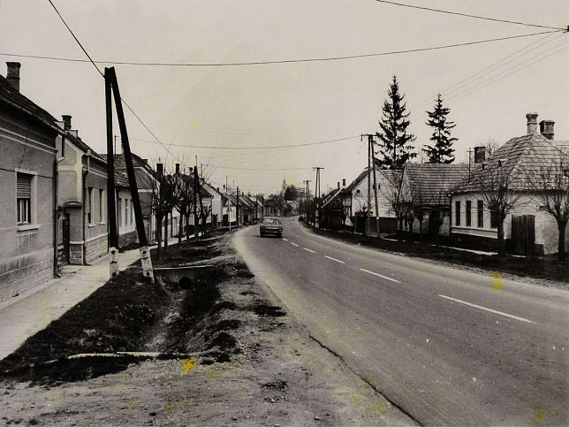 Hosszpereszteg, Strae