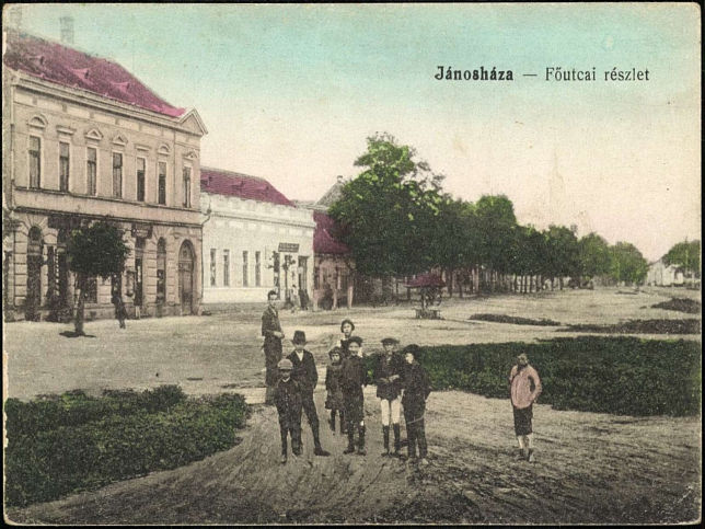 J�nosh�za, Hauptstra�e