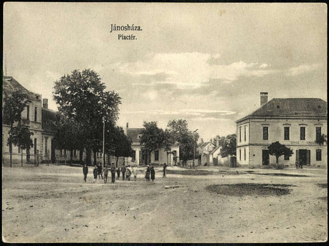 J�nosh�za, Marktplatz