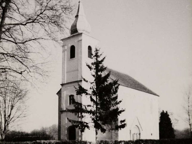 Magyarszecsd, Kirche