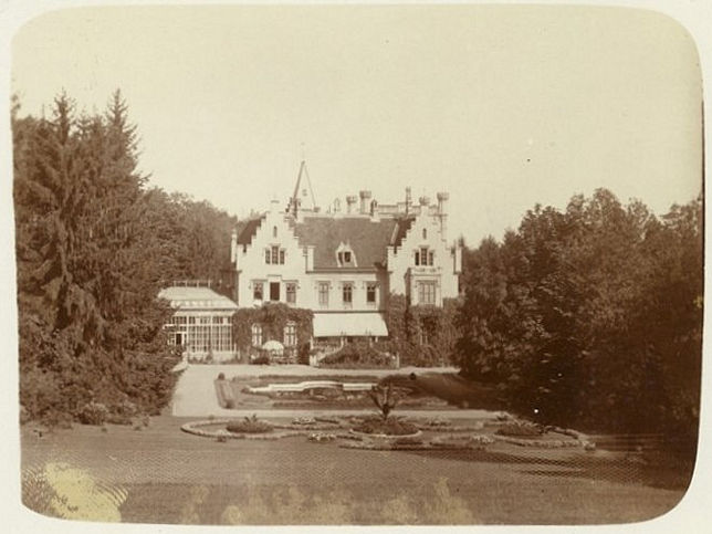 Mikossz�plak, Schloss Mikosd