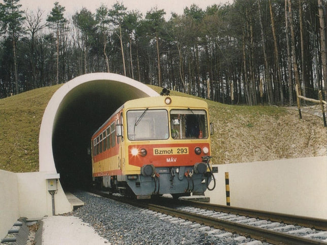 Nagyrkos, Eisenbahntunnel