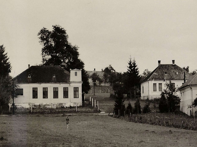 �riszentp�ter, Schule