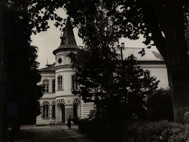 R�t�t, Schloss Sz�ll