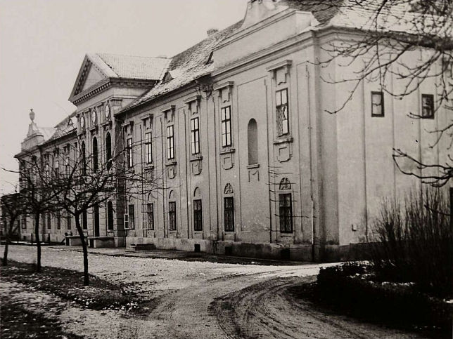 Simasg, Krankenhaus