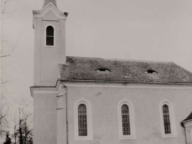 T�pl�nszentkereszt, Kirche