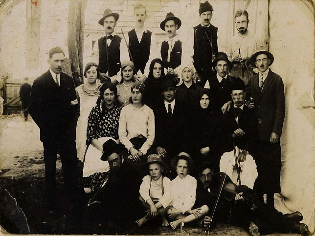 Vasegerszeg, Laienschauspieler