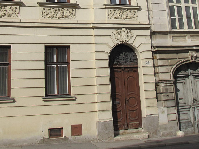 Brgerhaus, Esterhazystrae 32