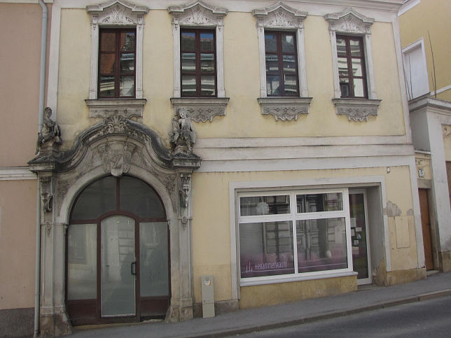 Brgerhaus, Esterhazystrae 32