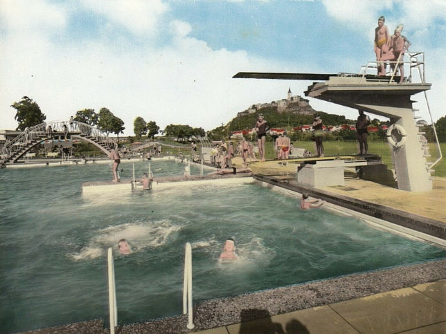 Gssing, Freibad mit Trampolin