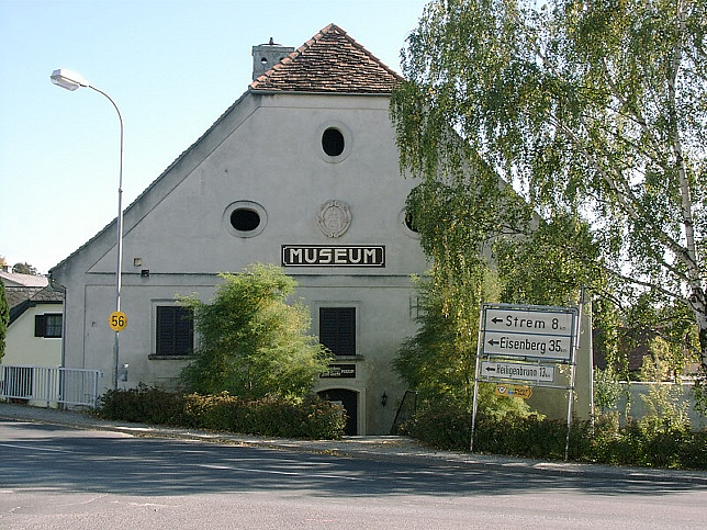 Emigration- and Josef-Reichl-Museum