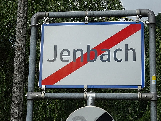 Jenbach, Ortstafel