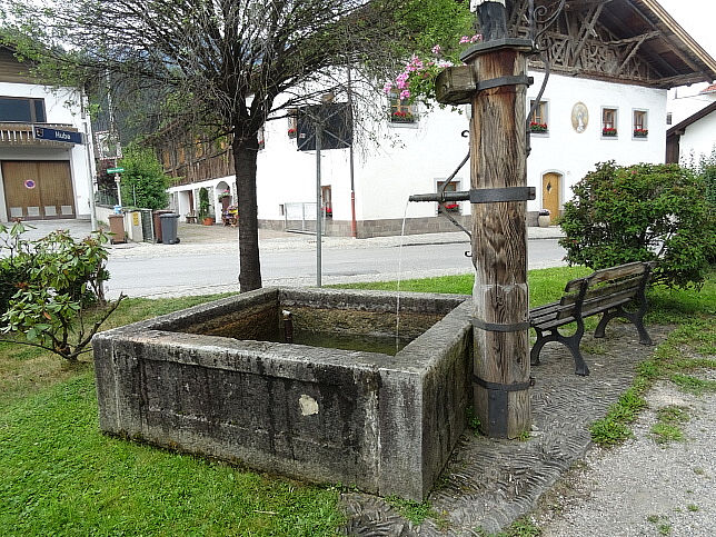 Inzing, Brunnen Hl. Johannes Nepomuk