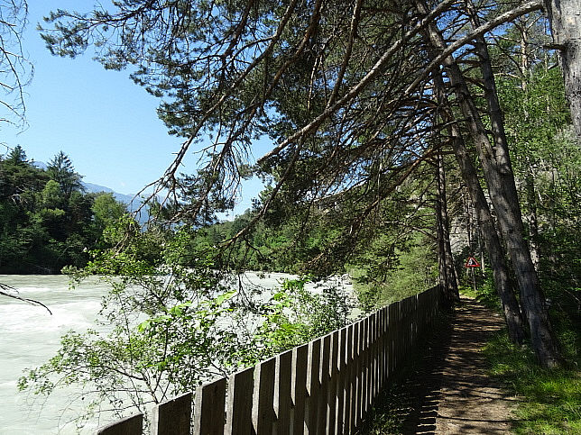 Haiming, Kochlachwald, Weg nach Schliernzau (1,8 km)