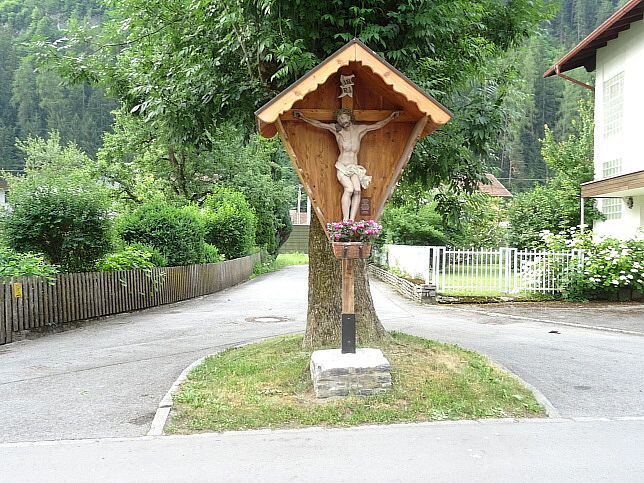 Schönwies, Kreuz