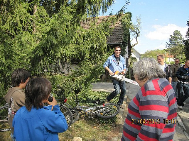 Maibaumaufstellen 21.4.2012