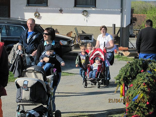 Maibaumaufstellen 21.4.2012