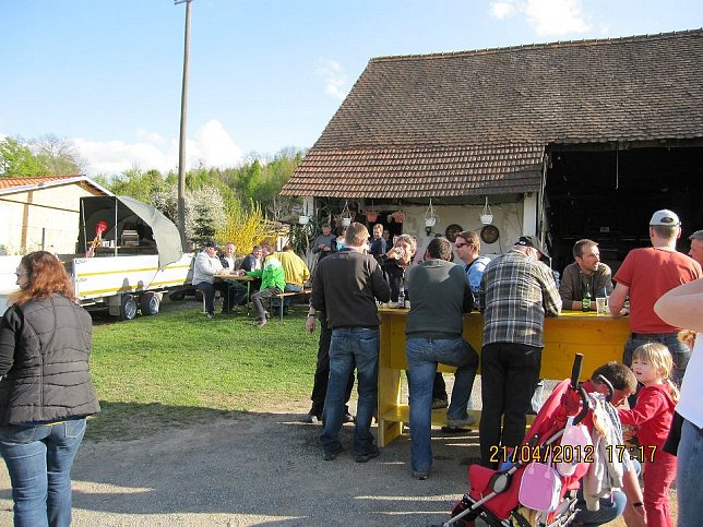 Maibaumaufstellen 21.4.2012