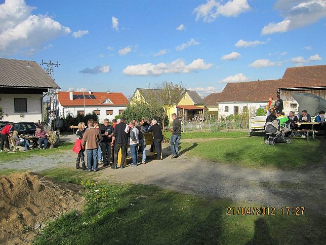 Maibaumaufstellen 21.4.2012