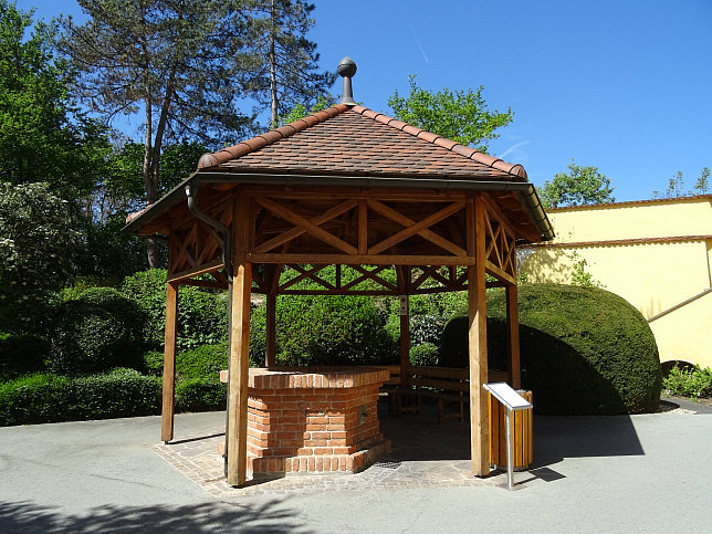 F�rstenfeld, Ausgustini-Brunnen