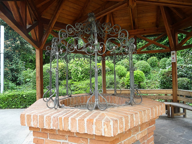 F�rstenfeld, Ausgustini-Brunnen