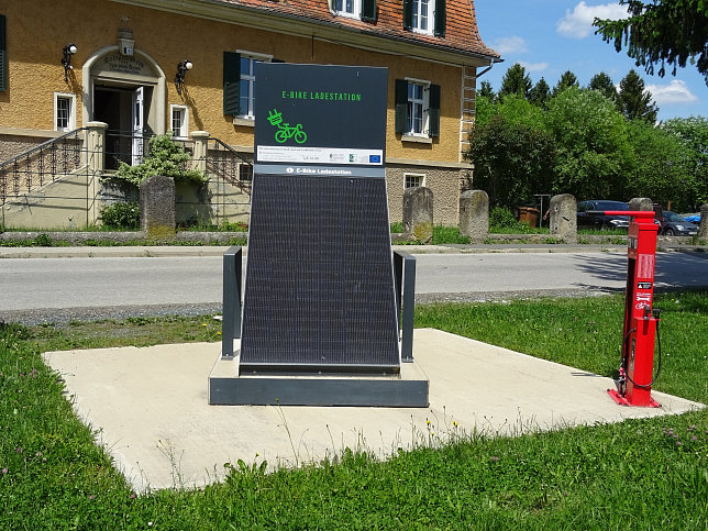 Neudau, E-Bike Ladestation