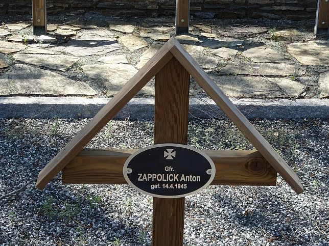 Neudau, Soldaten- und Heldenfriedhof