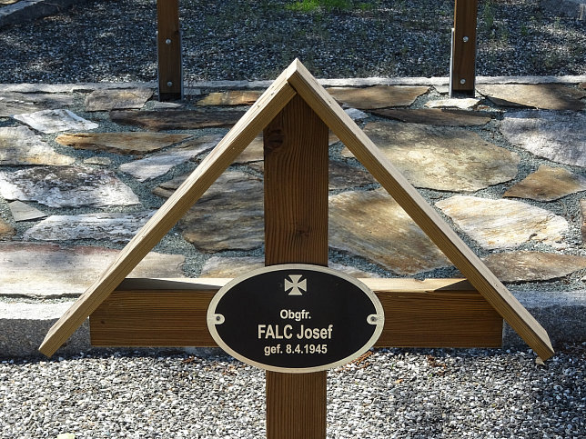 Neudau, Soldaten- und Heldenfriedhof