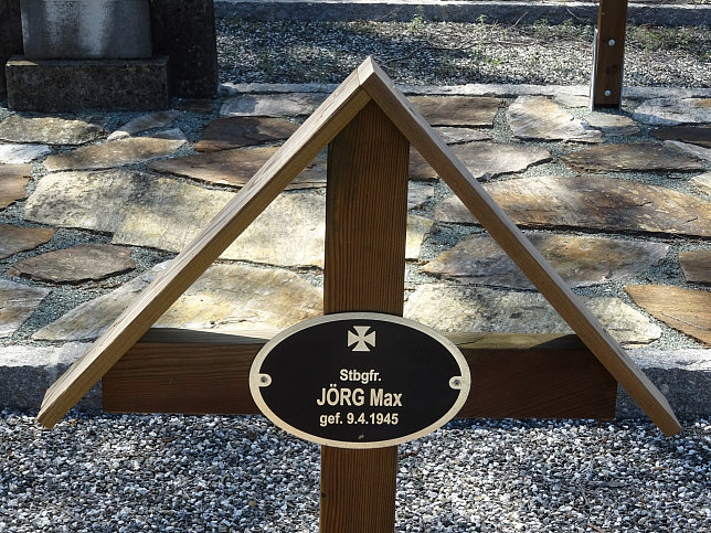 Neudau, Soldaten- und Heldenfriedhof