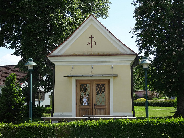 Oberlimbach, Kapelle mit Kriegerdenkmal
