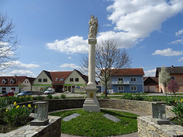 bersbach, Frauensule und Kriegerdenkmal