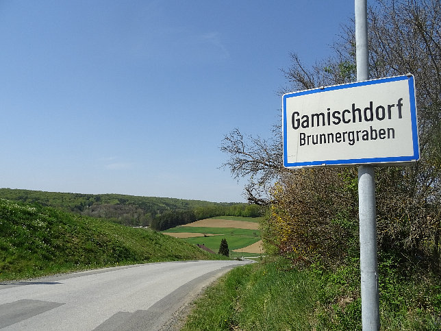 Gamischdorf, Ortstafel