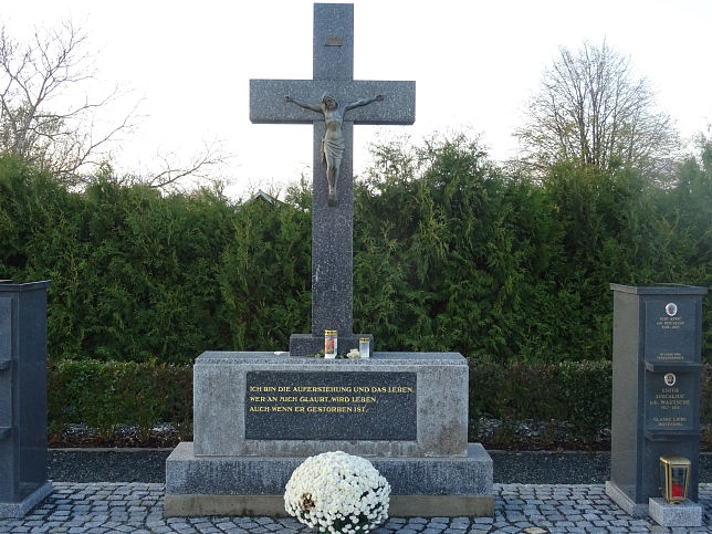 Gromrbisch, Kreuz