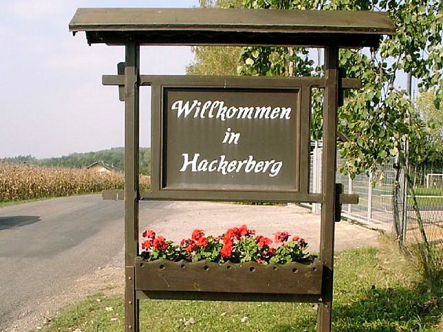 Hackerberg, Willkommen