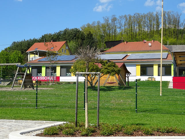 Inzenhof, Volksschule