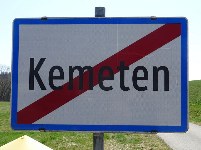 Kemeten, Ortstafel-Ende