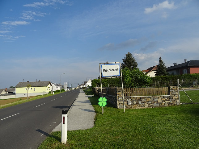 Mischendorf, Ortstafel