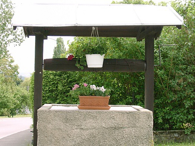 Mnchmeierhof, Brunnen