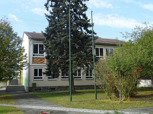 Moschendorf, Schule