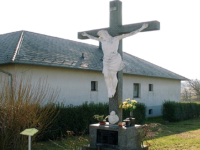 Neumarkt im Tauchental, Kreuz