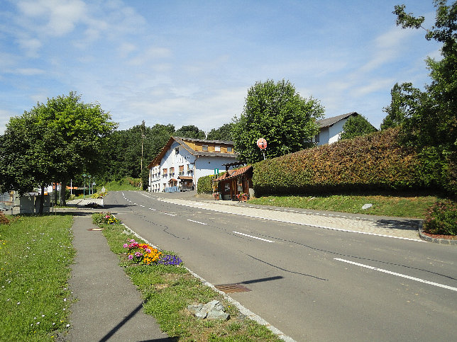 Neusiedl bei Gssing, Hauptstrae