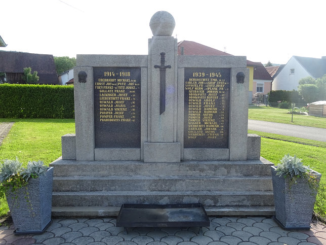 Rohrbach an der Teich, Kriegerdenkmal